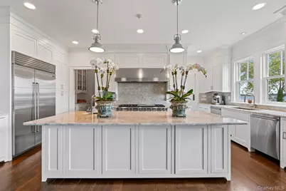 998 West  Shore Road, Mill Neck, NY 11771 - Photo 9