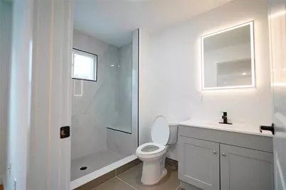 728 Seaport Drive, Elizabeth, NJ 07201 - Photo 23