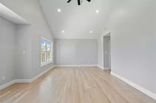 134 Southwood Cir, Syosset, NY 11791 - Photo 17