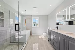 134 Southwood Cir, Syosset, NY 11791 - Photo 19