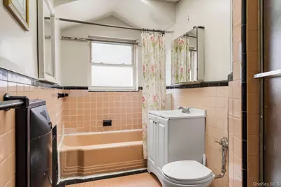 712 E 40th Street, Brooklyn, NY 11210 - Photo 15