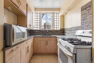 712 E 40th Street, Brooklyn, NY 11210 - Photo 11