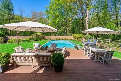 18 Matinecock Farms Road, Glen Cove, NY 11542 - Photo 3