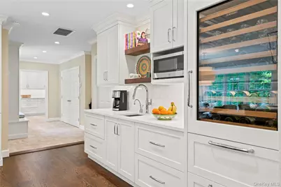 18 Matinecock Farms Road, Glen Cove, NY 11542 - Photo 17