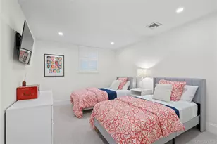 18 Matinecock Farms Rd, Glen Cove, NY 11542 - Photo 27