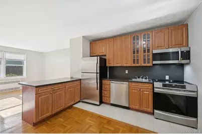 162-21 Powells Cove Boulevard #1M, Whitestone, NY 11357 - Photo 1