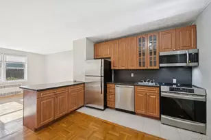 162-21 Powells Cove Blvd, Whitestone, NY 11357 - Photo 1