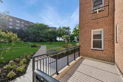 162-21 Powells Cove Boulevard #1M, Whitestone, NY 11357 - Photo 9