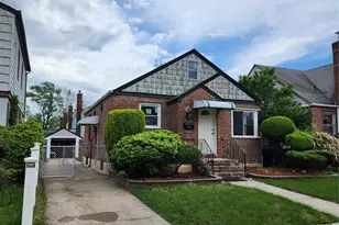 224-06 114th Rd, Cambria Heights, NY 11411 - Photo 15