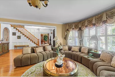 4 Point Crescent, Whitestone, NY 11357 - Photo 3