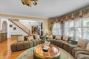 4 Point Crescent, Whitestone, NY 11357 - Photo 3