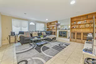 216 Birch Dr, New Hyde Park, NY 11040 - Photo 21