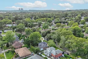 216 Birch Dr, New Hyde Park, NY 11040 - Photo 31