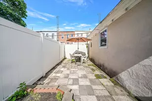 70-27 69th St, Glendale, NY 11385 - Photo 31