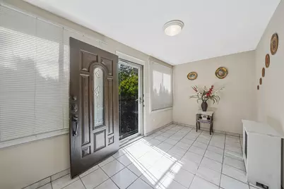 70-27 69th Street, Glendale, NY 11385 - Photo 5