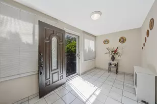 70-27 69th St, Glendale, NY 11385 - Photo 5