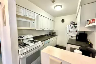 71 Pointe Cir S, Coram, NY 11727 - Photo 3