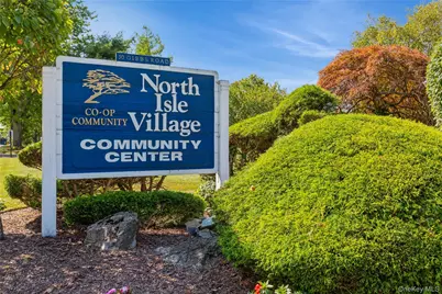 71 Pointe Circle S #71, Coram, NY 11727 - Photo 13