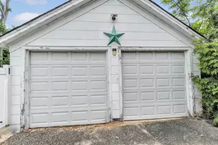 143 Hallock St, Riverhead, NY 11901 - Photo 33