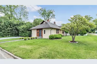 143 Hallock Street, Riverhead, NY 11901 - Photo 7