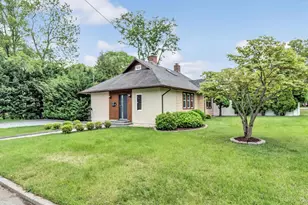 143 Hallock St, Riverhead, NY 11901 - Photo 7