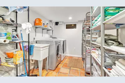 143 Hallock Street, Riverhead, NY 11901 - Photo 27