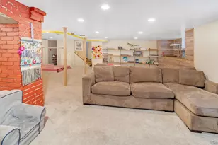 143 Hallock St, Riverhead, NY 11901 - Photo 31