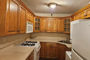 17-24 201st St, Bayside, NY 11357 - Photo 3