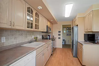 300 High Point Drive #612, Hartsdale, NY 10530 - Photo 9