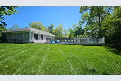 11 John Street, Westhampton Beach, NY 11978 - Photo 9