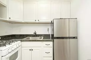 1122 Yonkers, Yonkers, NY 10704 - Photo 9