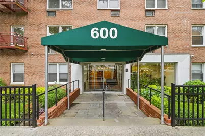 600 Locust Street #7C, Mount Vernon, NY 10552 - Photo 1