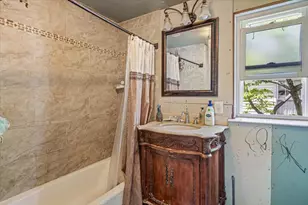 321 Rolling St, Malverne, NY 11565 - Photo 3