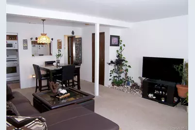 51 Rocky Point Yaphank Rd #5, Rocky Point, NY 11778 - Photo 5