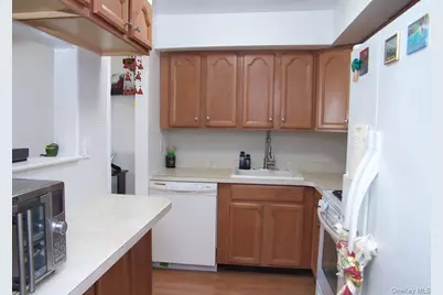 51 Rocky Point Yaphank Rd #5, Rocky Point, NY 11778 - Photo 17