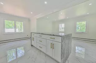 1 Parkhill Ct, Huntington, NY 11743 - Photo 21