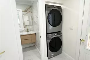 1 Parkhill Ct, Huntington, NY 11743 - Photo 35