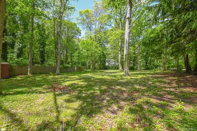 1 Parkhill Court, Huntington, NY 11743 - Photo 7