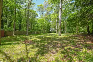 1 Parkhill Ct, Huntington, NY 11743 - Photo 7