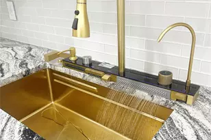 1 Parkhill Ct, Huntington, NY 11743 - Photo 37