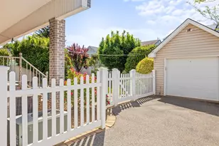 2730 Court St, Bellmore, NY 11710 - Photo 29