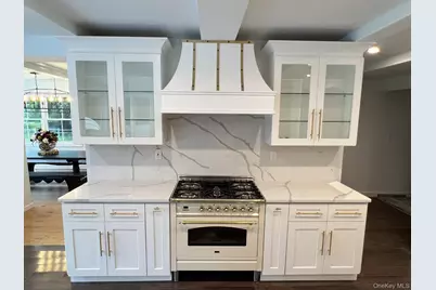 87 Wheatley Road, Old Westbury, NY 11568 - Photo 3