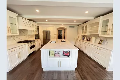 87 Wheatley Road, Old Westbury, NY 11568 - Photo 5