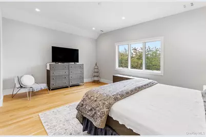 240 Head Of Pond Road, Water Mill, NY 11976 - Photo 25