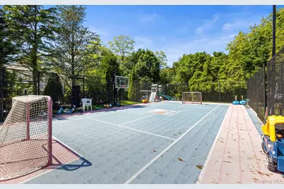 16 Home Court, Huntington, NY 11743 - Photo 49