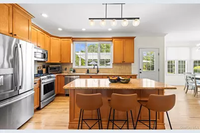 16 Home Court, Huntington, NY 11743 - Photo 17