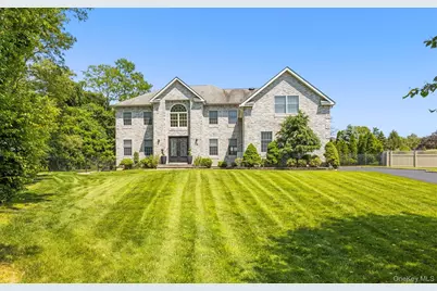 16 Home Court, Huntington, NY 11743 - Photo 5