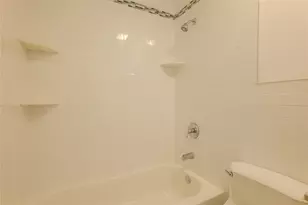 8 Florence Ave, Freeport, NY 11520 - Photo 21