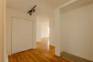 8 Florence Ave, Freeport, NY 11520 - Photo 5