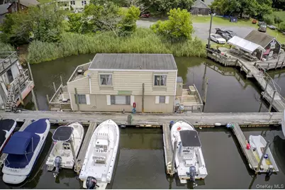 149 C Riverside Drive, Riverhead, NY 11901 - Photo 5